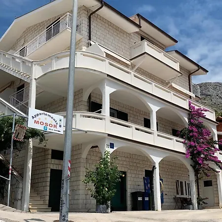 In Mit Grossem Balkon * Duće